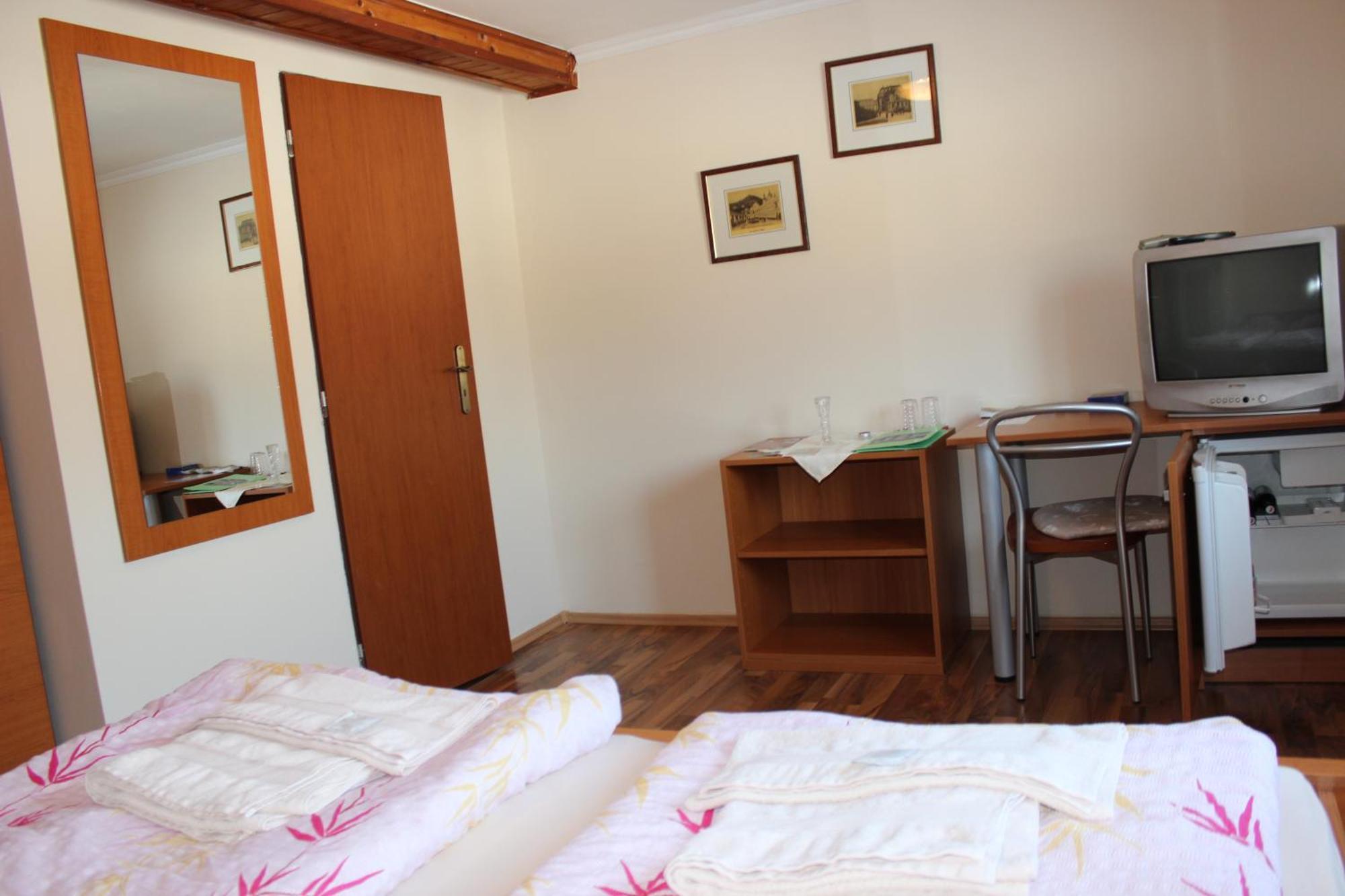 Pension Lukas Karlsbad Buitenkant foto