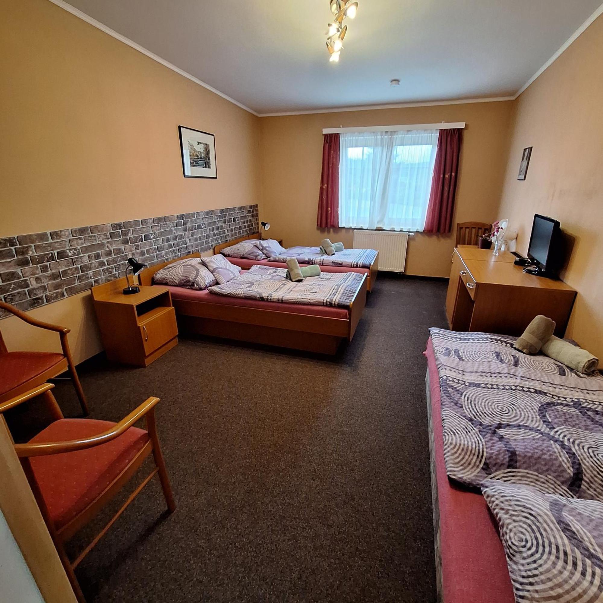 Pension Lukas Karlsbad Buitenkant foto