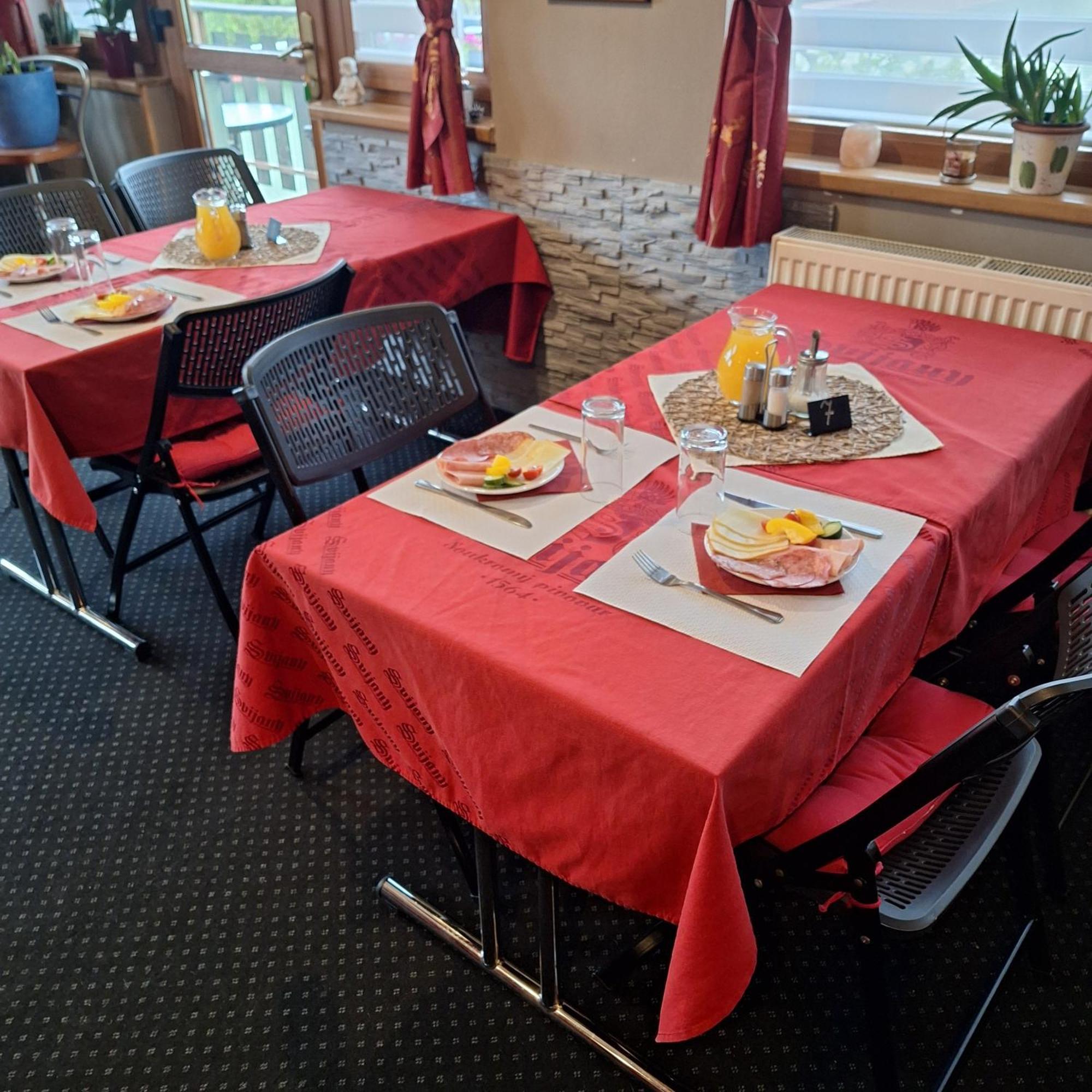 Pension Lukas Karlsbad Buitenkant foto