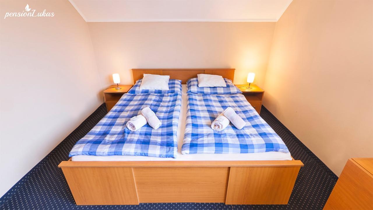 Pension Lukas Karlsbad Buitenkant foto