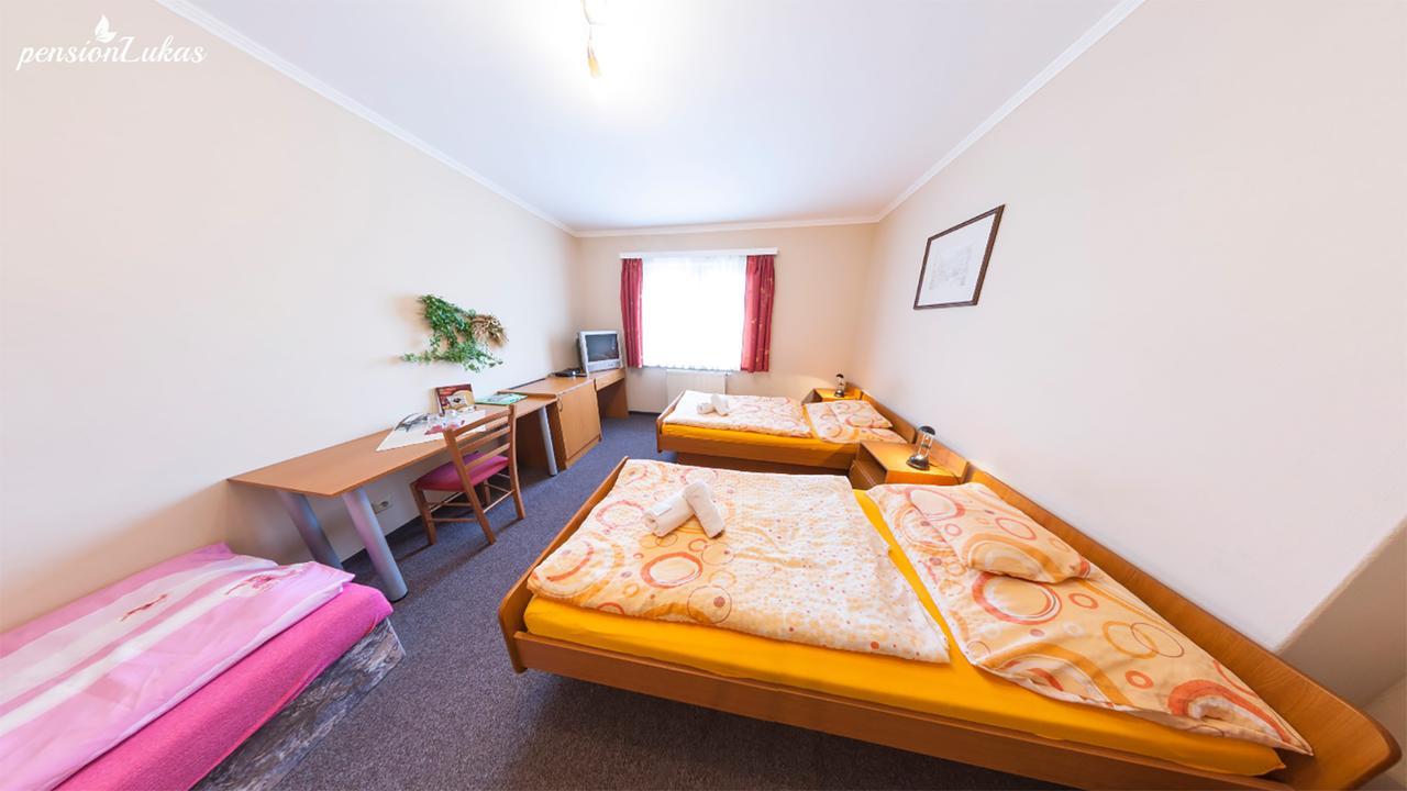 Pension Lukas Karlsbad Buitenkant foto