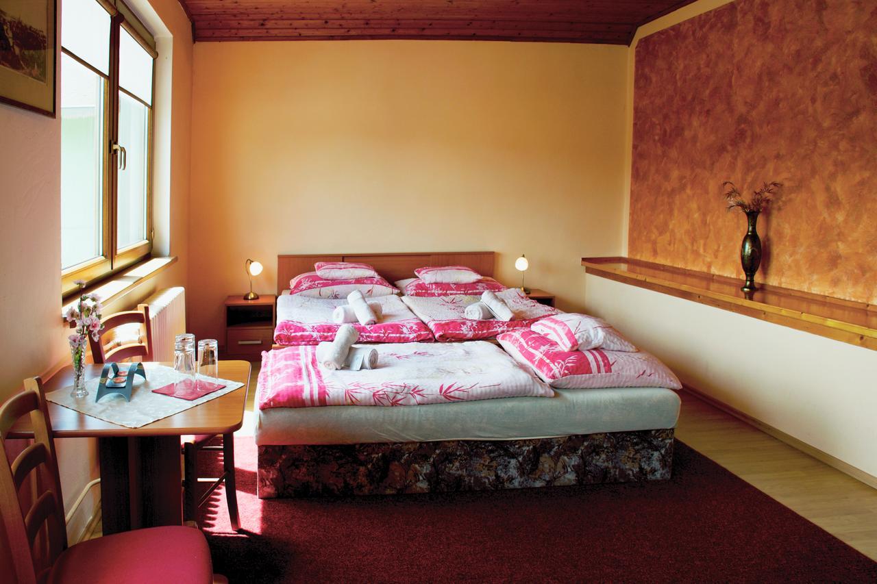 Pension Lukas Karlsbad Buitenkant foto